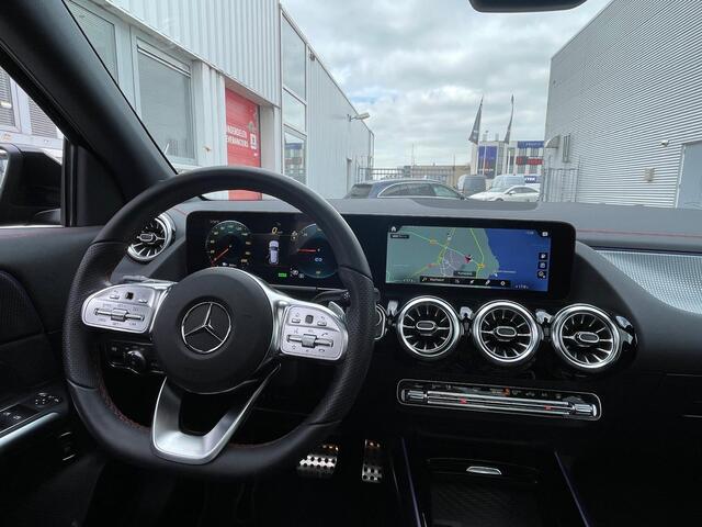 Mercedes-Benz EQA 250+ AMG | Panoramadak | 360° Camera | Night pakket | Elektrisch Verstelbare Stoelen + Memory | Dodehoekassistent | Advanced Sound System | Apple CarPlay | Android Auto | Sfeerverlichting | Stoelverwarming