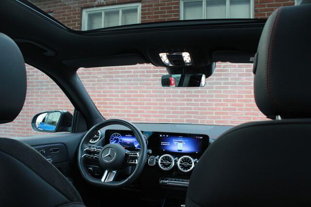 Mercedes-Benz EQA 300 4MATIC AMG Line 67 kWh | Pano | Distronic | Memory |