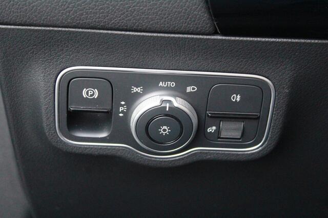 Mercedes-Benz EQA 300 4MATIC AMG Line 67 kWh | Pano | Distronic | Memory |