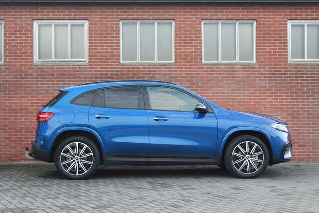 Mercedes-Benz EQA 300 4MATIC AMG Line 67 kWh | Pano | Distronic | Memory |