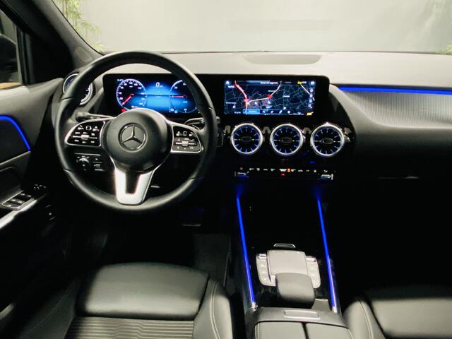 Mercedes-Benz EQA 250 // 18" Velgen // Privacy Glass // Easy pack achterklep // Dodehoekassistent // Sfeerverlichting // Apple Play // Android Auto // LED High Performance headlamps // Achteruitrijcamera