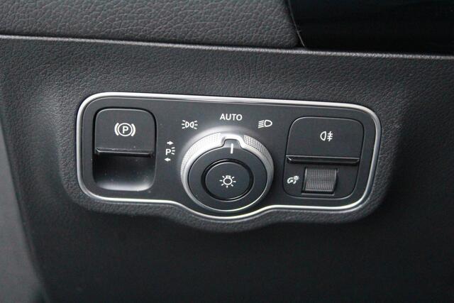 Mercedes-Benz EQA 300 4MATIC AMG Line | Pano | Distronic | Memory |