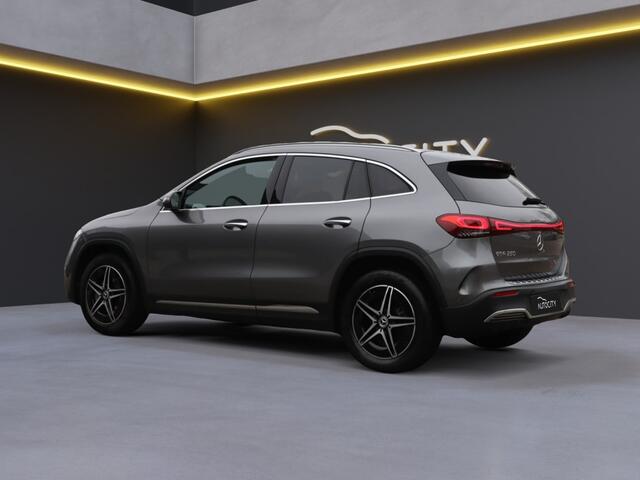 Mercedes-Benz EQA EQA 250 AMG Line 67 kWh l Trekhaak l Burmester l Blindspot l Key