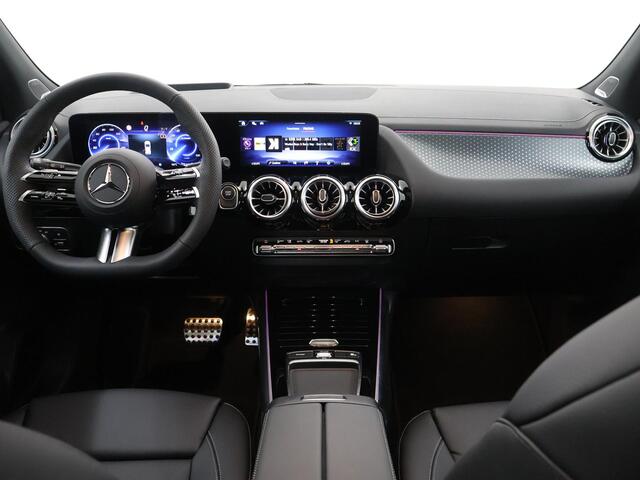 Mercedes-Benz EQA 250+ Business Solution AMG 71 kWh | Panoramaschuifdak | Dodehoekassistent | Head-up | Leder | Burmester | Winterpakket |