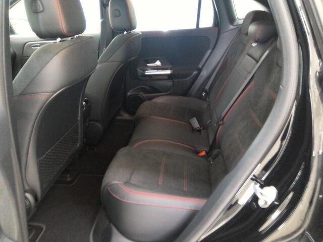 Mercedes-Benz EQA 250 Business Solution AMG 67 kWh Full Options | 42500 km!