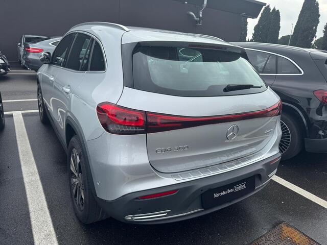 Mercedes-Benz EQA 350 4MATIC Progressive 67 kWh Advance Pakket, Parkeerpakket, Rij-assistentiepakkt Wordt verwacht begin maart