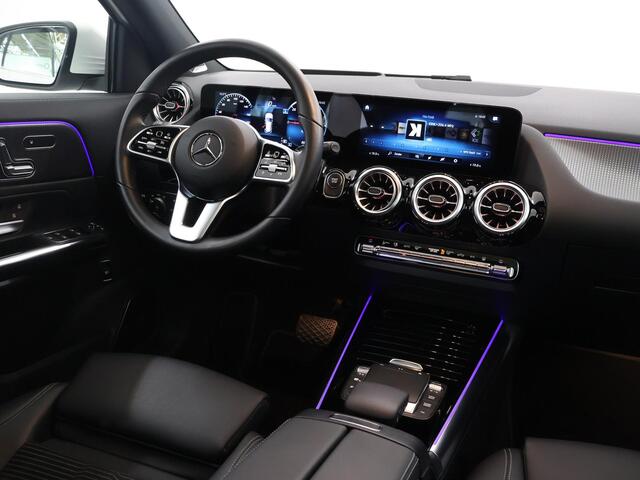 Mercedes-Benz EQA 250 Business Solution Luxury 67 kWh Head Up | Originele trekhaak | Memory pack | Panorama | 360* Camera