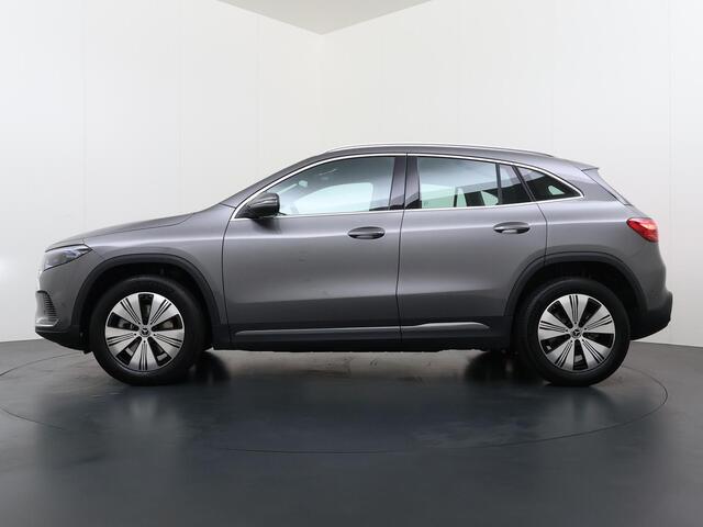 Mercedes-Benz EQA 250+ Business Solution | Progressive Advanced Pakket | Trekhaak | DISTRONIC Afstandsassistent | Dodehoekassistent | Adaptieve Grootlichtassistent | LED Koplampen | Stoelverwarming | Sfeerverlichting | Elektrische Achterklep | Elektrisch Inklapbare Buiten