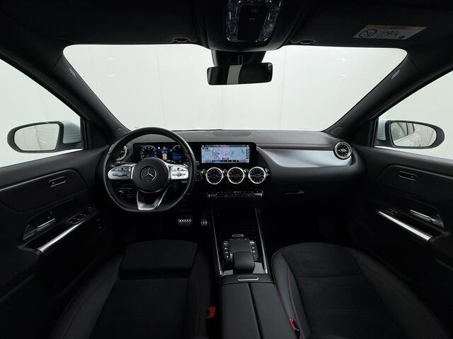 Mercedes-Benz EQA 250 AMG Line 69kWh SOH 98% Navi Camera Ecc Pdc Stoelverwarming Cruise Control DAB Bluetooth Elek.Achterklep Led Lmv 18" Privacy Glas Ambience-verlichting Licht en zichtpakket 1e Eigenaar Volledig Dealeronderhouden Origineel Nederlandse Auto