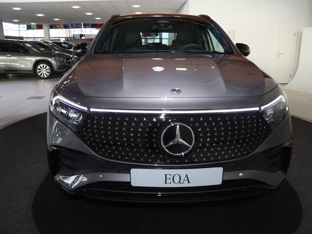 Mercedes-Benz EQA 250+ Business Solution AMG 71 kWh | Panoramaschuifdak | Head-up | Burmester | Trekhaak |