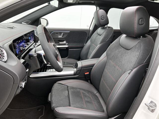 Mercedes-Benz EQA 250+ Business Solution AMG 71 kWh | Nightpakket | Smartphone integratie | Panoramaschuifdak | Head-up display | 360°-camera | Burmester Sound systeem | Memorypakket | Augmented Reality navigatie |