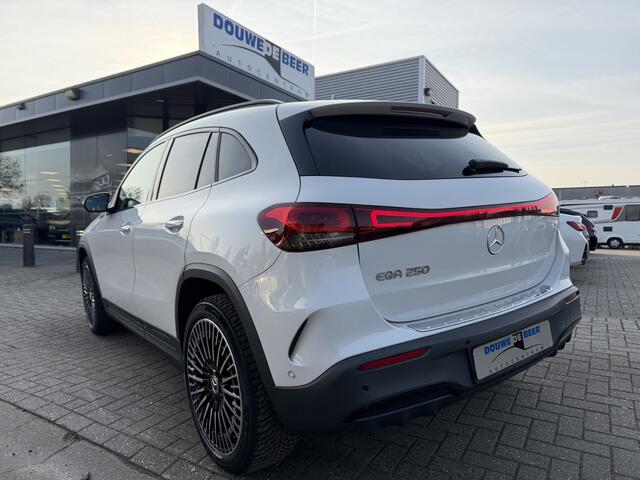 Mercedes-Benz EQA 250 Business Solution AMG 67 kWh Pano-Dak | Memory | Keyless | 360-Camera | Night