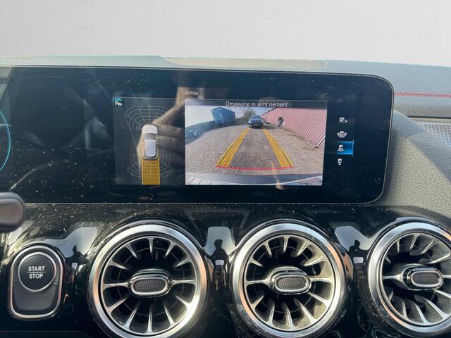 Mercedes-Benz EQA 250 Business Solution AMG 67 kWh- SOH 94%, Panoramadak, Sfeerverlichting, Elek Trekhaak, Camera