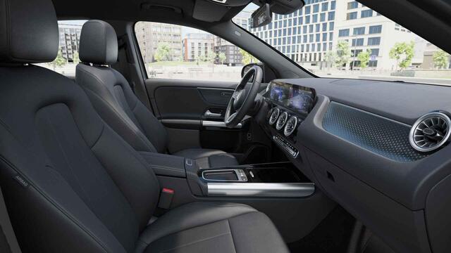 Mercedes-Benz EQA 250 Luxury Line 71 kWh | 360 camera | Winter pakket | Elektrische achterklep |