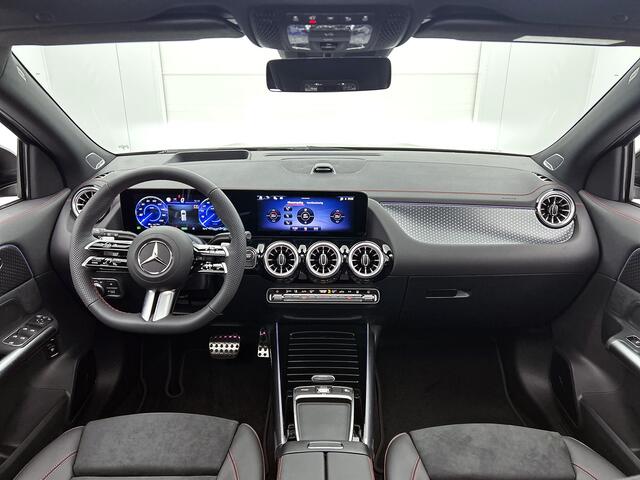 Mercedes-Benz EQA 250+ Business Solution AMG 71 kWh | Rijassistentiepakket | Nightpakket | GUARD 360° Plus | Trekhaak | Smartphone integratie | 20 inch AMG velgen | Panoramaschuifdak | 360°-camera | Burmester Sound systeem |