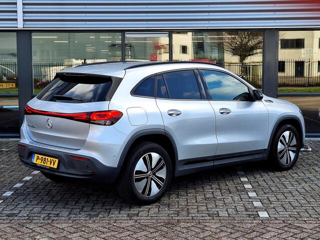 Mercedes-Benz EQA 250 Electric Art 67 kWh | Night pakket | Achteruitrijcamera | Dodehoekassistentie | Keyless-GO | Stoelverwarming | Sfeerverlichting | Elektrische achterklep