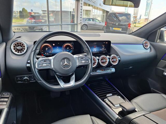 Mercedes-Benz EQA 250 Electric Art 67 kWh | Night pakket | Achteruitrijcamera | Dodehoekassistentie | Keyless-GO | Stoelverwarming | Sfeerverlichting | Elektrische achterklep