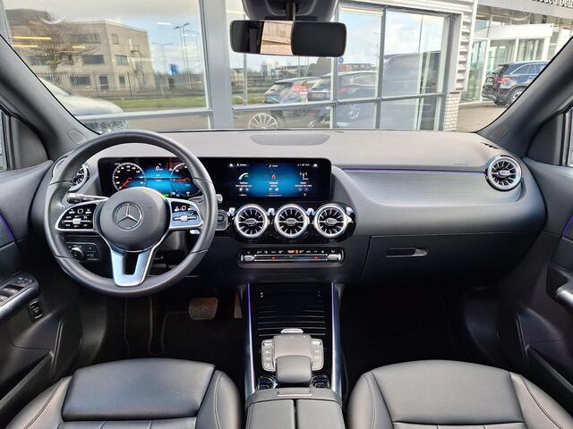 Mercedes-Benz EQA 250 Luxury Line 67 kWh | Achteruitrijcamera | Sfeerverlichting | Stoelverwarming | Dodehoekassistentie | Widescreen | Elektrische achterklep