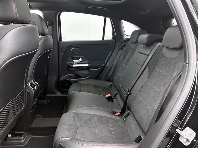 Mercedes-Benz EQA 250+ Business Solution AMG 71 kWh | Nightpakket | Panoramaschuifdak | Smartphone integratie | PARKTRONIC | Sfeerverlichting | Burmester Surround Sound |