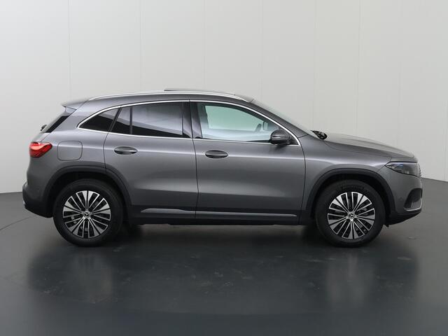 Mercedes-Benz EQA 250+ Business Solution Luxury 71 kWh | Panoramaschuifdak | Rijassistentiepakket | Winter pakket | Burmester | Achteruitrijcamera | Dodehoekassistent |