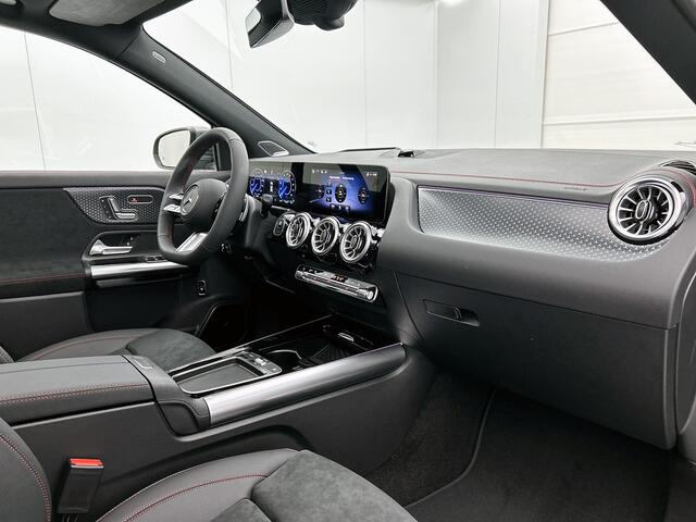Mercedes-Benz EQA 250+ Business Solution AMG 71 kWh | Premium pakket | Trekhaak | Smartphone integratie | Panoramaschuifdak | Sportstoelen | Sfeerverlichting | 360° camera | Stuurwielpaddles gegalvaniseerd | Sierdelen in Star Pattern |