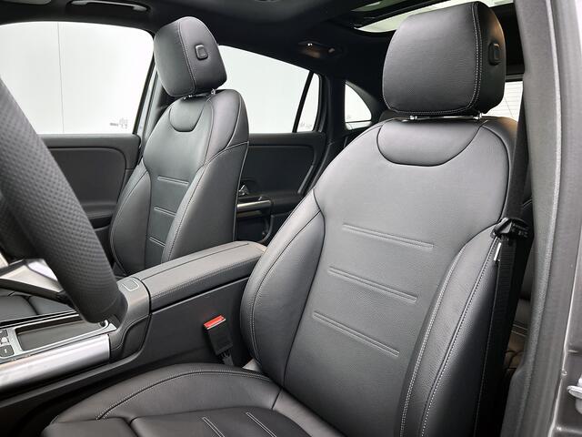 Mercedes-Benz EQA 250+ Business Solution AMG 71 kWh | Premium pakket | Nightpakket | Trekhaak | GUARD 360° Plus | DISTRONIC | Sfeerverlichting | Smartphone integratie | Panoramaschuifdak | 360° camera | Sierdelen in Star Pattern |