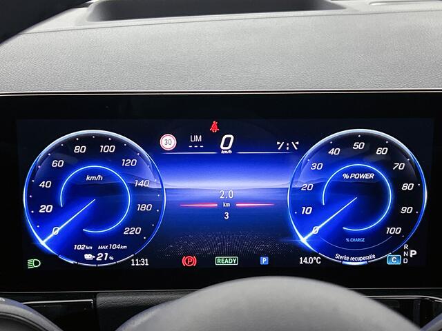 Mercedes-Benz EQA 250+ Business Solution AMG 71 kWh | Premium pakket | Nightpakket | Trekhaak | GUARD 360° Plus | DISTRONIC | Sfeerverlichting | Smartphone integratie | Panoramaschuifdak | 360° camera | Sierdelen in Star Pattern |