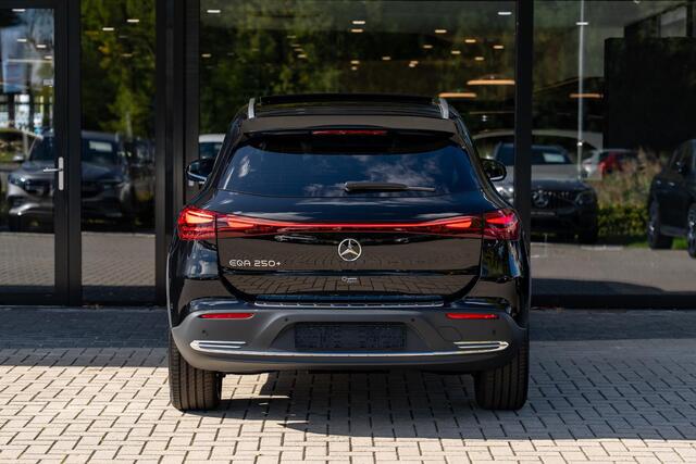 Mercedes-Benz EQA 250+ Business Solution Luxury 71 kWh | Panoramaschuifdak | Rijassistentiepakket | Winter pakket | Burmester | Achteruitrijcamera | Dodehoekassistent |