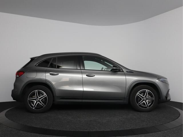 Mercedes-Benz EQA 250 Business Solution AMG 67 kWh | Trekhaak | 419 KM WLTP | Ambient verlichting |