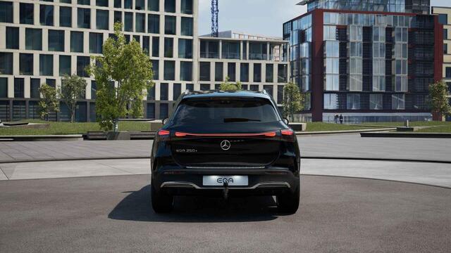Mercedes-Benz EQA 250+ Business Solution AMG 71 kWh | Panoramaschuifdak | Burmester | 360°-camera | Head-up display | Trekhaak |