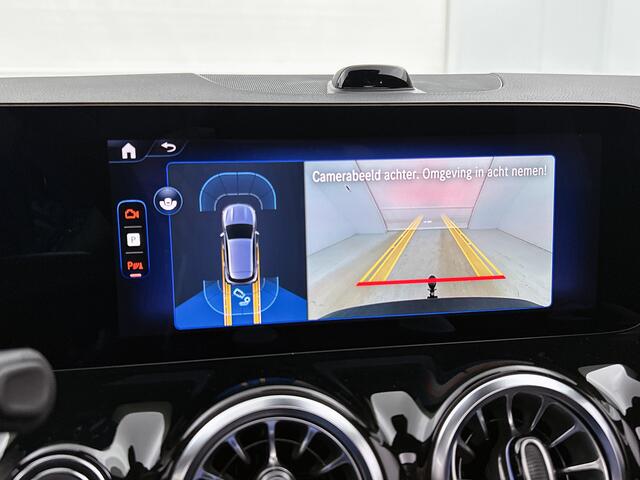 Mercedes-Benz EQA 250+ Business Solution Luxury 71 kWh | Warmtewerend, donkergetint glas | Trekhaak | Sierdelen in Star Pattern | Panoramaschuifdak | Smartphone integratie | Sfeerverlichting | Stoelverwarming |
