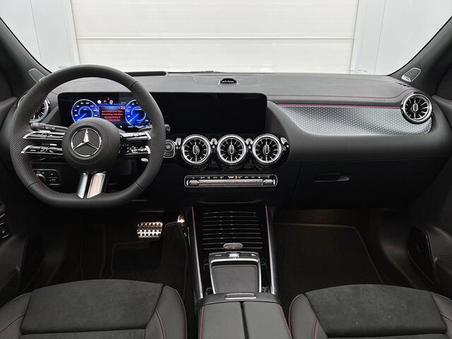 Mercedes-Benz EQA 250+ Business Solution AMG 71 kWh | Premium pakket | Winterpakket | Trekhaak | DISTRONIC | Panoramaschuifdak | 360° camera | Sfeerverlichting | Smartphone integratie |