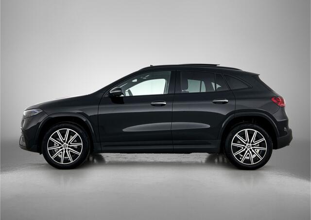 Mercedes-Benz EQA 250+ Business Solution AMG 71 kWh | Premium pakket | Nightpakket | Parkeerpakket | Panoramaschuifdak | 360° camera | 19 inch tienspaaks lichtmetalen AMG-velgen | Smartphone integratie |