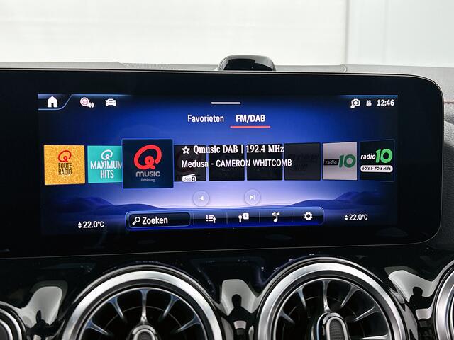 Mercedes-Benz EQA 250+ Business Solution AMG 71 kWh | Premium pakket | Nightpakket | Parkeerpakket | Panoramaschuifdak | 360° camera | 19 inch tienspaaks lichtmetalen AMG-velgen | Smartphone integratie |