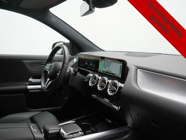 Mercedes-Benz EQA 250 Business Line 66 kWh 191pk Dealer O.H. | Panodak | MBUX Widescreen Navi | Camera | Stoelen & Stuur Verwarmd | Keyless | Blis | Apple Carplay | Sfeerverlichting | Park Assist | Navigatie | DAB | 18''L.M. |