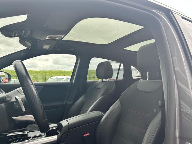 Mercedes-Benz EQA 250 AMG Line 67 kWh | Panoramadak | Trekhaak | Stoelverwarming | LED Koplampen