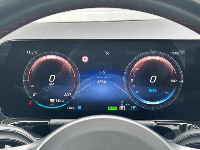 Mercedes-Benz EQA 250 AMG Line 67 kWh | Panoramadak | Trekhaak | Stoelverwarming | LED Koplampen