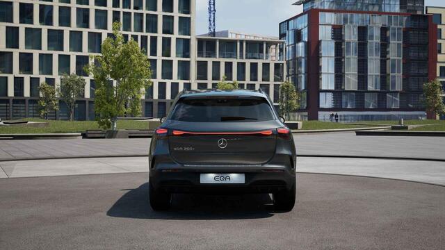 Mercedes-Benz EQA 250+ Business Solution AMG 71 kWh | Panoramaschuifdak | Head-up | Burmester | Winterpakket | 20"LM velgen |