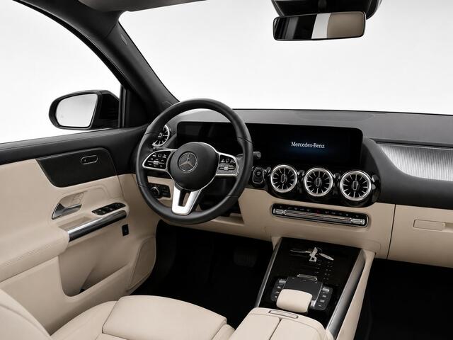 Mercedes-Benz EQA 250 Business Solution Luxury 67 kWh Panoramadak Navigatie 360 Camera Parkeersensoren Adaptive Cruise Control Virtual Cockpit Stoelverwarming Full Led Climate Control