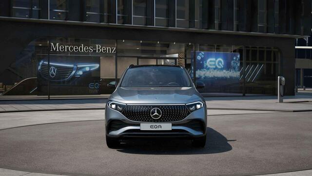 Mercedes-Benz EQA 250+ AMG Line 71 kWh | Night | Panoramadak | Burmester | Head-up display | Trekhaak | Memory | 360 camera |