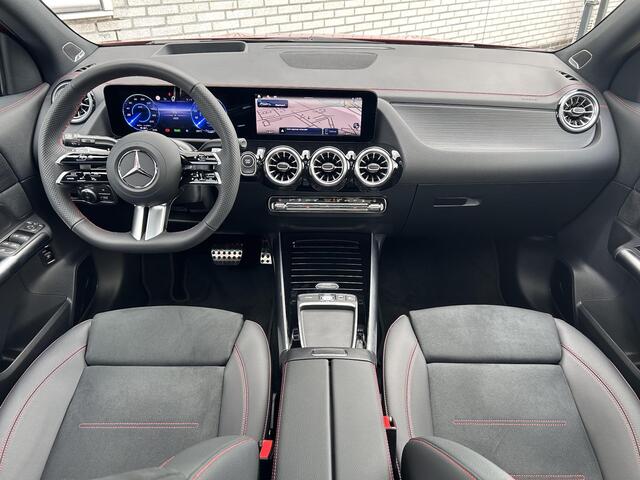 Mercedes-Benz EQA 250+ Business Solution AMG 71 kWh | Panoramadak | Head up display | Burmester | Memory | 360 camera