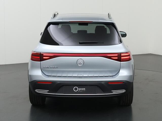 Mercedes-Benz EQB 250+ Luxury Line 71 kWh | Panoramadak | Winter Pakket | Car Play | Sfeerverlichting |