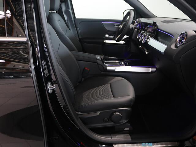 Mercedes-Benz EQB 250+ Business Line 71 kWh | Trekhaak | Panoramaschuifdak | Privacy glas | Distronic | 18-Inch |