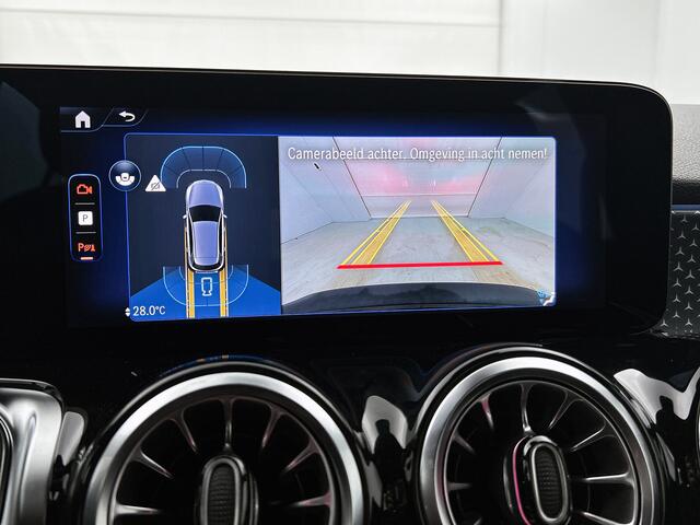Mercedes-Benz EQB 250+ Business Solution Luxury 71 kWh | Panoramaschuifdak | Smartphone integratie | Dodehoekassistent | Extra USB-poorten | Stoelverwarming | Sfeerverlichting | EASY PACK achterklep |
