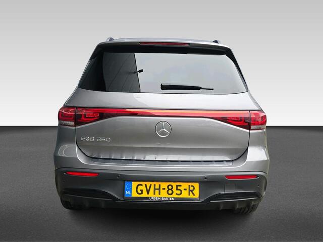Mercedes-Benz EQB 250+ AMG Line 71 kWh | Automaat | Adaptive Cruisecontrol | 360 Camera | Stoelverwarming | Sfeerverlichting |