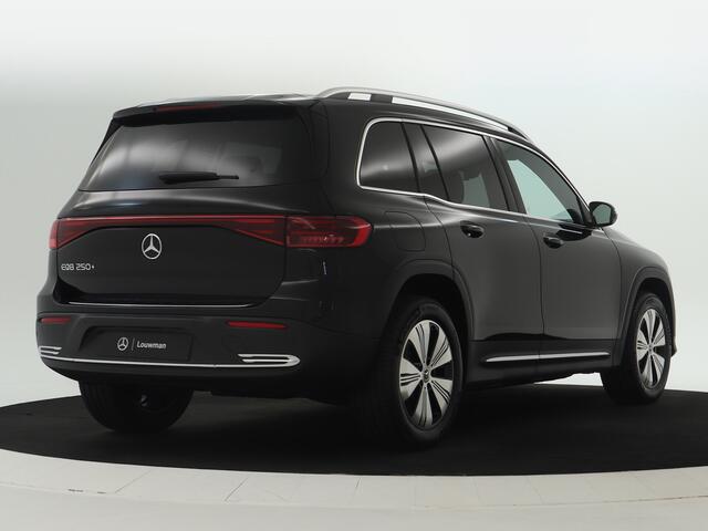 Mercedes-Benz EQB 250+ Essential Line 7p. 71 kWh | Parkeerpakket met achteruitrijcamera | Essential Plus pakket | EASY PACK achterklep | Zitcomfortpakket | Extra USB-poorten | Dodehoekassistent | Verwarmde stoelen vooraan |