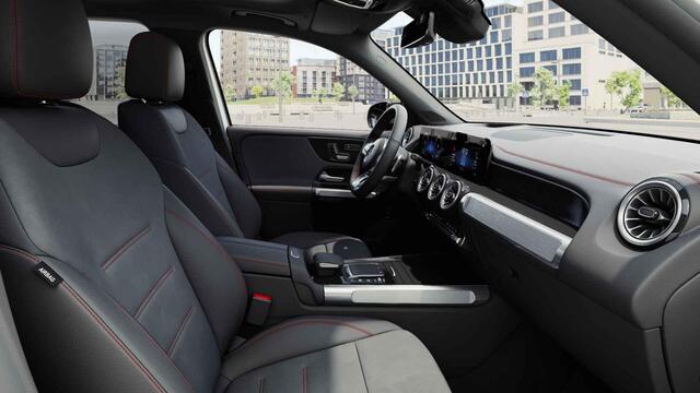 Mercedes-Benz EQB 300 4MATIC AMG Line | Panorama-schuifdak | Elec voorstoelen | Rijassistentiepakket | 19" AMG velgen | Apple carplay