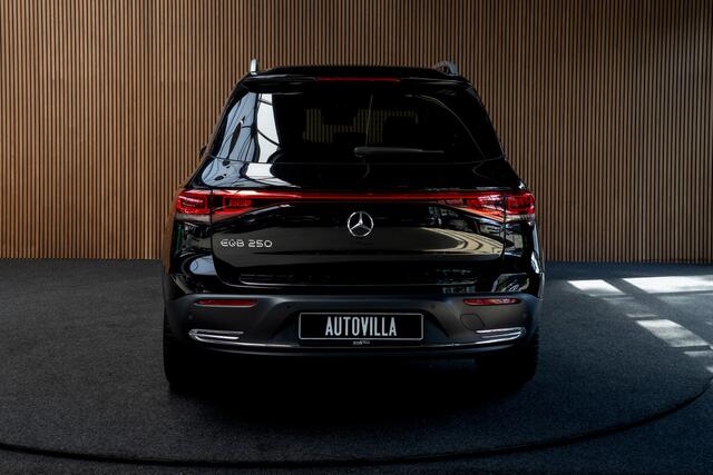 Mercedes-Benz EQB 250 Leer Navi 360° Camera Stoelverwarming PTS LM velgen Zwarte binnenhemel Elektr. bedienbare achterklep BTW auto! SOH: 96,9%
