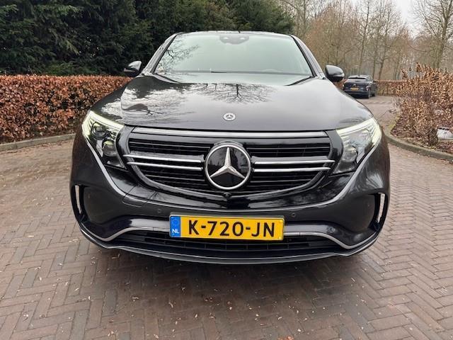 Mercedes-Benz EQC 400 4MATIC 80KWH BUSINESS SOLUTION AMG TREKHAAK/SCHUIF- KANTELDAK/LEER/LED/HUP/360CAM/ACARPLAY/FABRIEKSGARANTIE