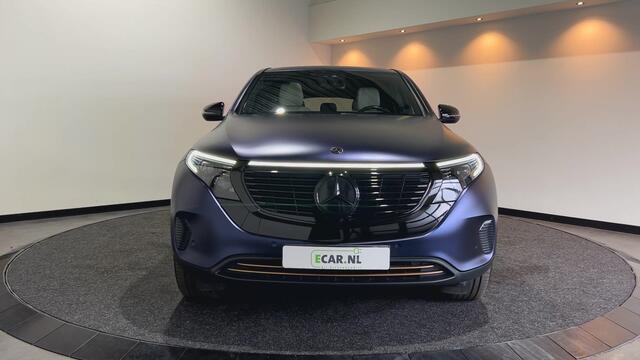 Mercedes-Benz EQC 400 4MATIC Premium 80 kWh | paarse wrap | beige interieur | lichtmetalen velgen